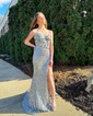 Trumpet/Mermaid V-neck Velvet Sequins Sweep Train Prom Dresses With Split Front