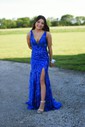 Trumpet/Mermaid V-neck Lace Sweep Train Prom Dresses With Beading