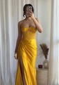 Sheath/Column Strapless Satin Corset Prom Dresses With Beading