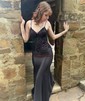 Mermaid V-neck Glitter Prom Dresses With Appliques