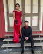 Sheath/Column Off-the-shoulder Satin Prom Dresses With Appliques
