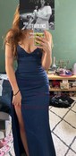 Petite Sheath/Column Satin V-neck Lace-Up Split Prom Dresses