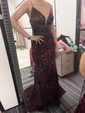 Sheath/Column V-neck Sparkly Velvet Sequin Prom Dresses