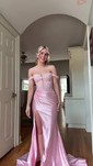 Sheath/Column Off-the-shoulder Satin Corset Prom Dresses With Appliques